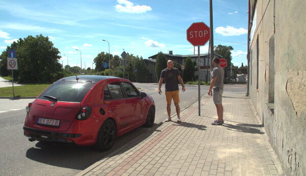 Podwójny STOP i raj dla spacerowicza
