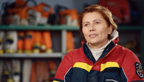 "Matki, córki, przyjaciółki": Jak urzędniczka o artystycznej duszy odnalazła się w roli strażaczki?